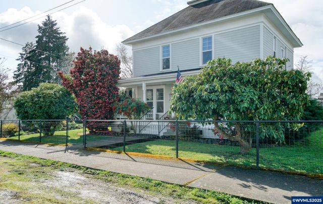 345 E First St, Yamhill, OR 97148