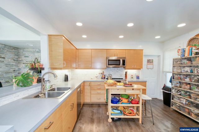 345 E First St, Yamhill, OR 97148