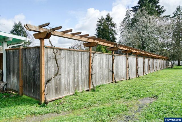 345 E First St, Yamhill, OR 97148