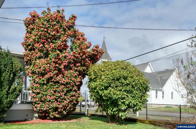 345 E First St, Yamhill, OR 97148