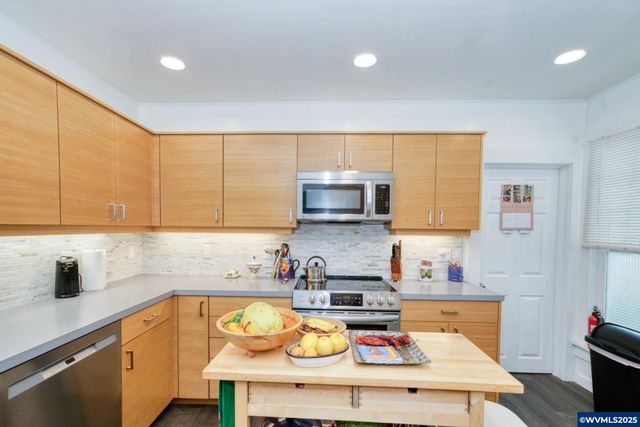 345 E First St, Yamhill, OR 97148