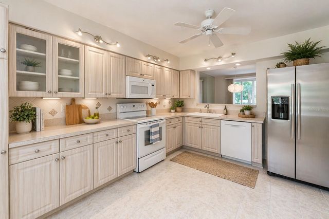 6101 34TH STREET W 20B, Bradenton, FL 34210