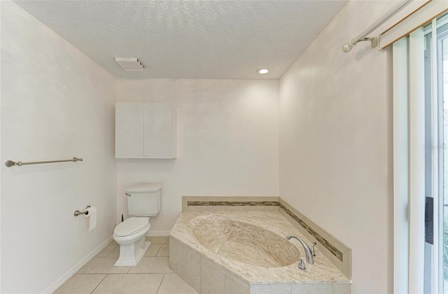 6101 34TH STREET W 20B, Bradenton, FL 34210