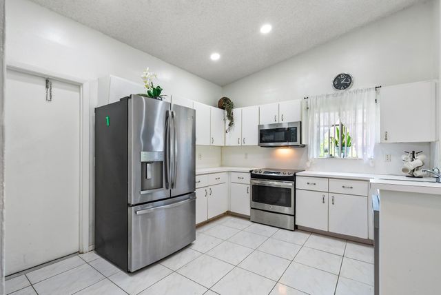 8521 Leeway Lane, Boynton Beach, FL 33436