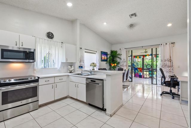 8521 Leeway Lane, Boynton Beach, FL 33436