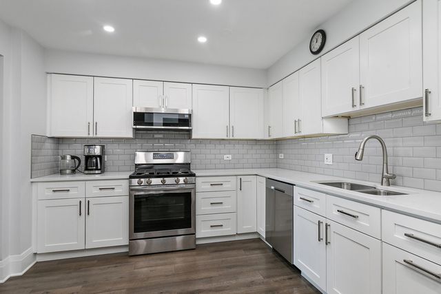 4210 N Natchez Avenue 208, Chicago, IL 60634