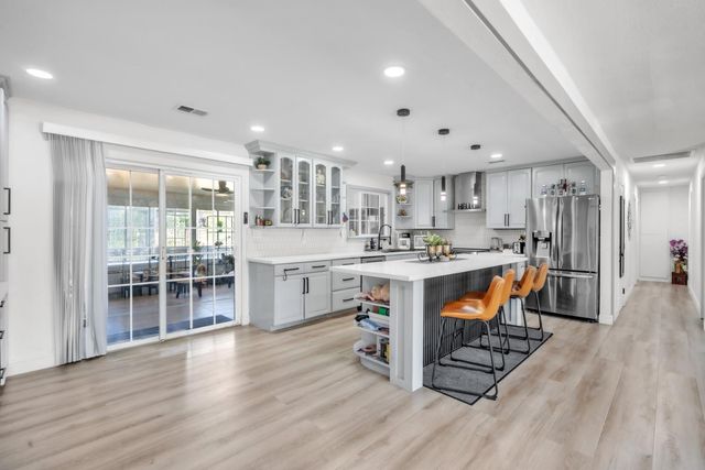 8156 Stevenson Ave, Sacramento, CA 95828