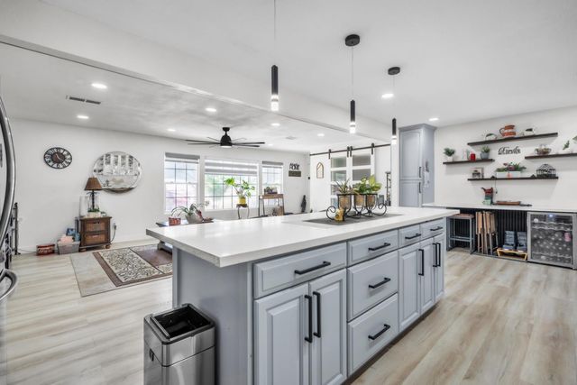 8156 Stevenson Ave, Sacramento, CA 95828