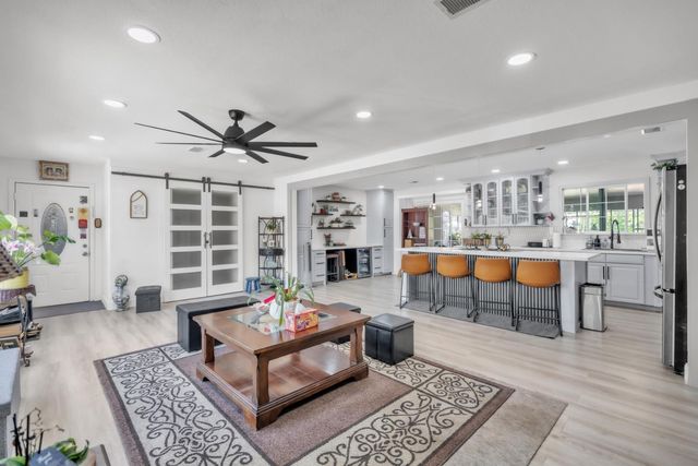 8156 Stevenson Ave, Sacramento, CA 95828