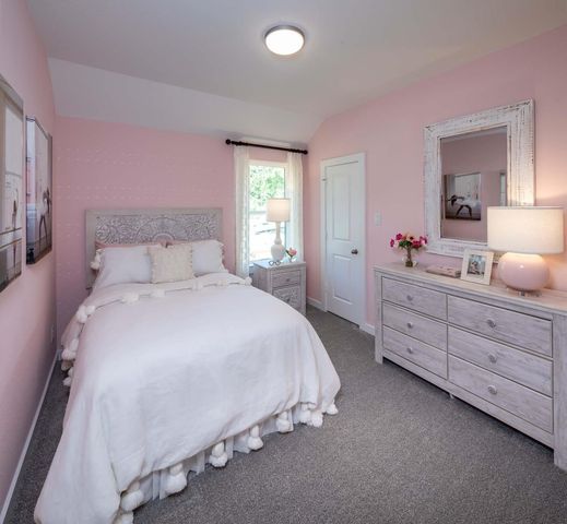 450 Lake Day Drive, Conroe, TX 77304