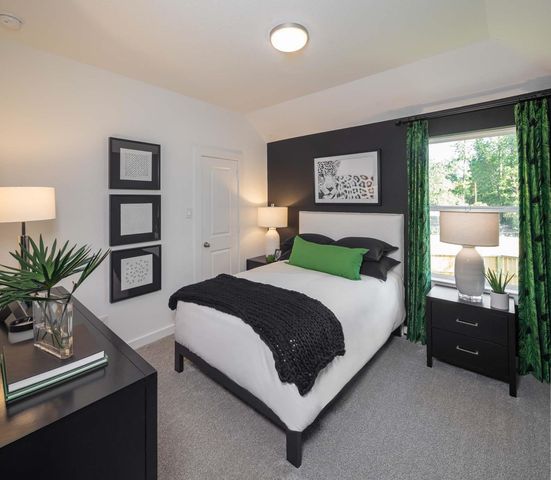 450 Lake Day Drive, Conroe, TX 77304