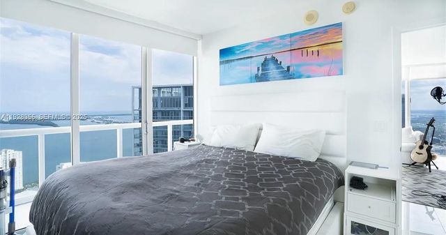 475 Brickell Ave 5707, Miami, FL 33131