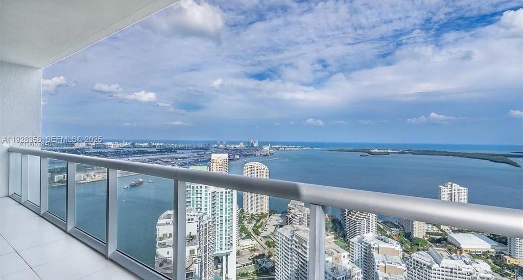 475 Brickell Ave 5707, Miami, FL 33131