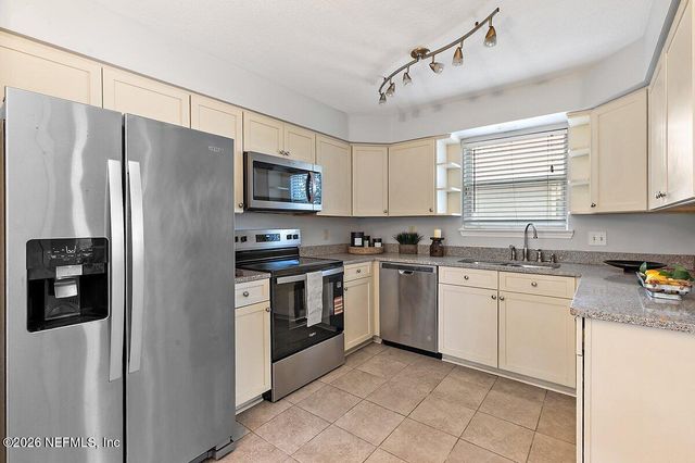 2301 WOOD HILL Place, Jacksonville, FL 32256