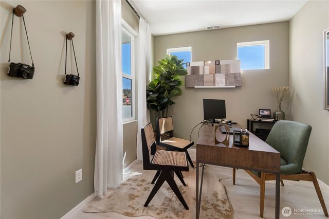 22902 SE Sitka Street, Black Diamond, WA 98010