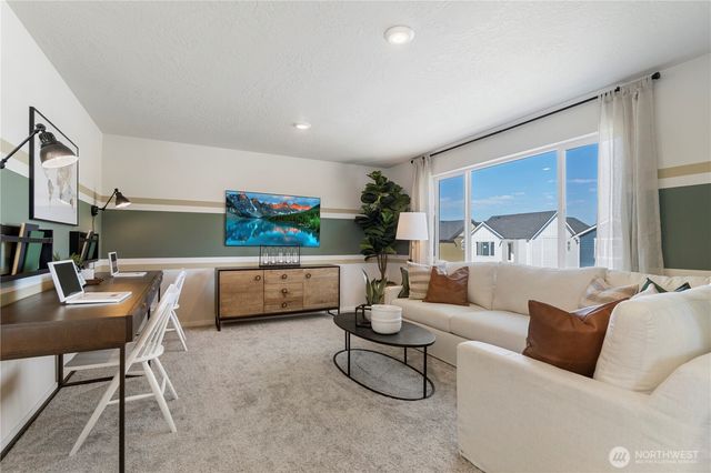 22902 SE Sitka Street, Black Diamond, WA 98010