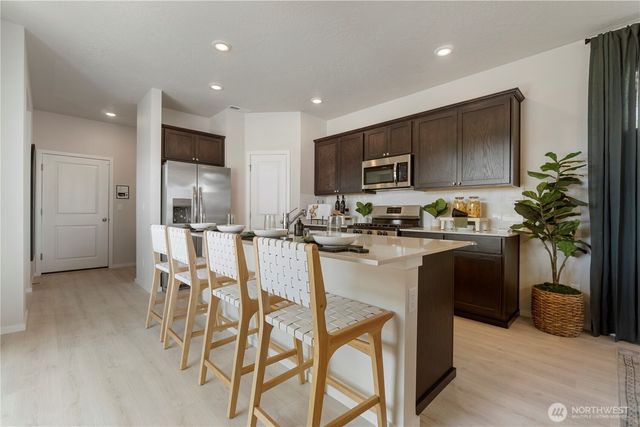 22902 SE Sitka Street, Black Diamond, WA 98010