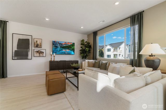 22902 SE Sitka Street, Black Diamond, WA 98010