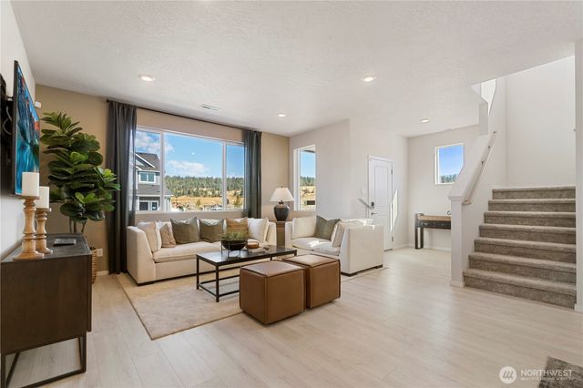 22902 SE Sitka Street, Black Diamond, WA 98010