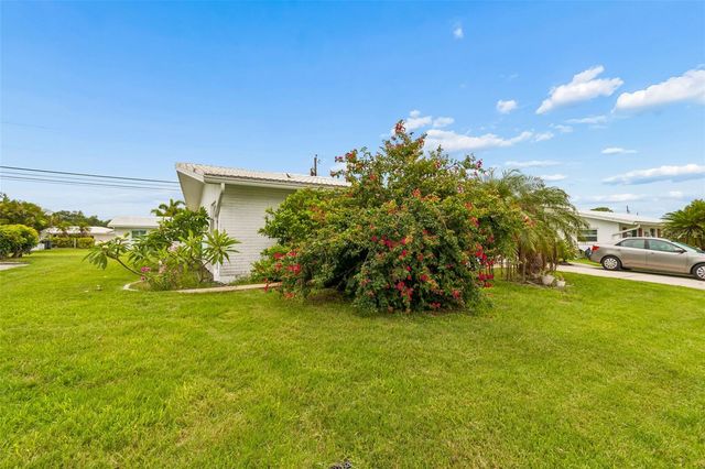 14142 90TH AVENUE, Seminole, FL 33776