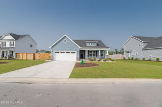 432 Pebble Shore Drive, Sneads Ferry, NC 28460