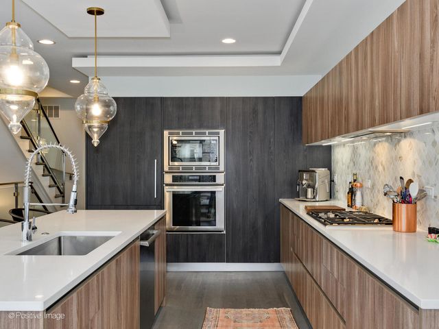 602 N May Street 3, Chicago, IL 60642