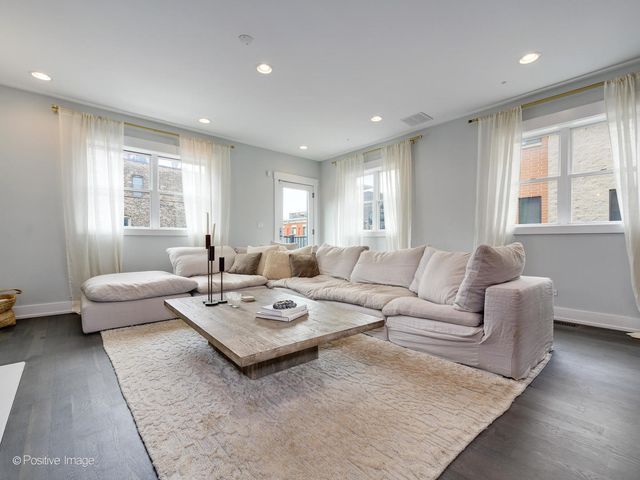 602 N May Street 3, Chicago, IL 60642