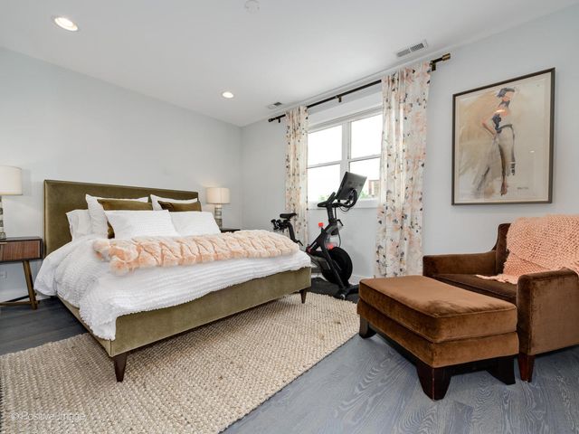 602 N May Street 3, Chicago, IL 60642