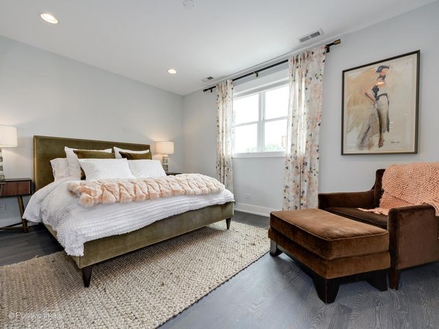 602 N May Street 3, Chicago, IL 60642