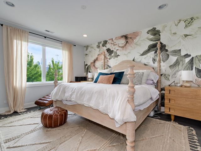 602 N May Street 3, Chicago, IL 60642