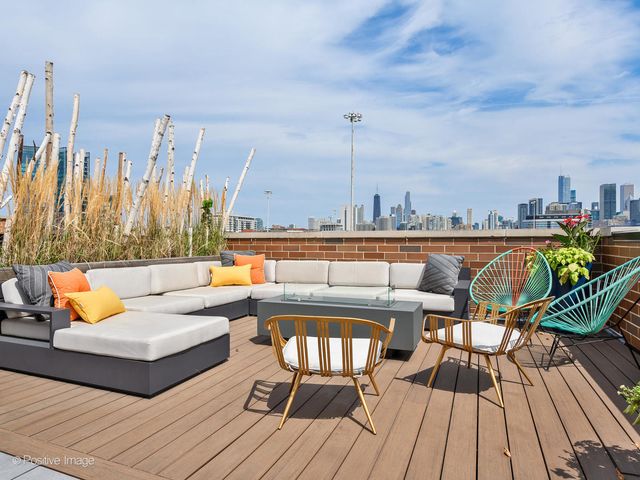 602 N May Street 3, Chicago, IL 60642