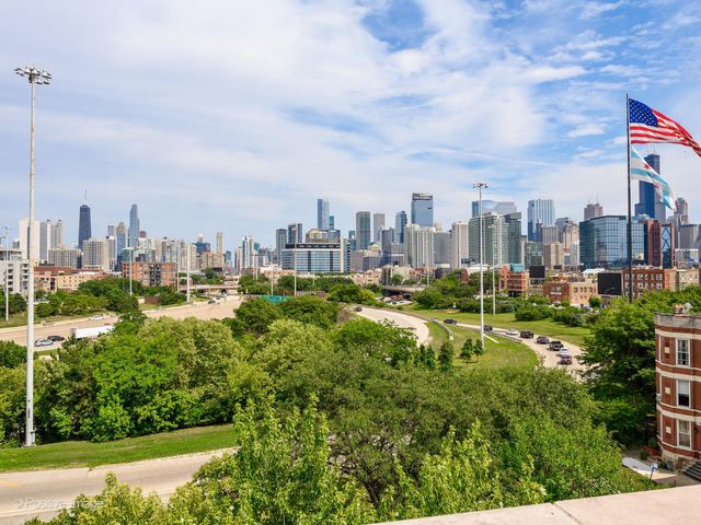 602 N May Street 3, Chicago, IL 60642