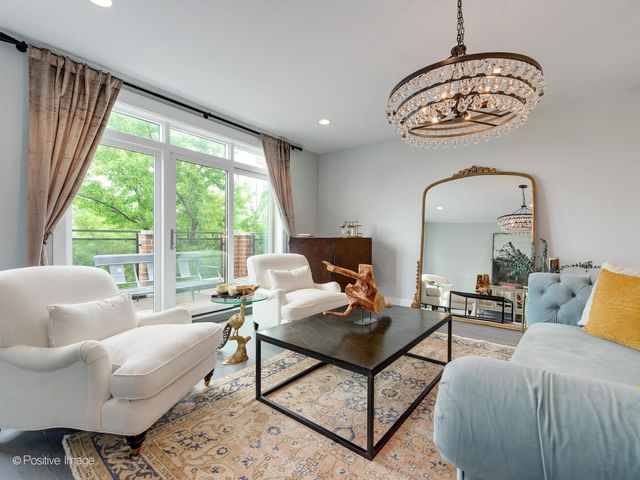 602 N May Street 3, Chicago, IL 60642