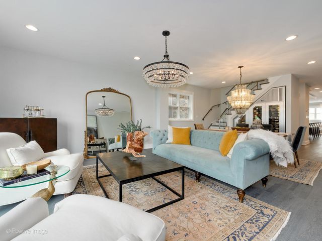 602 N May Street 3, Chicago, IL 60642