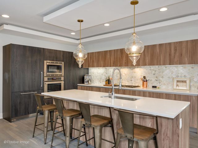 602 N May Street 3, Chicago, IL 60642