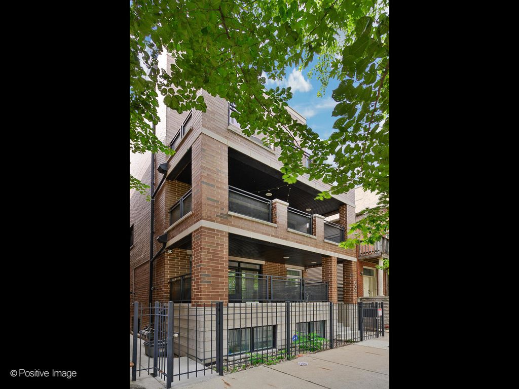 602 N May Street 3, Chicago, IL 60642