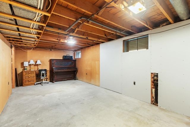 86 Pennybrook Rd, Lynn, MA 01905