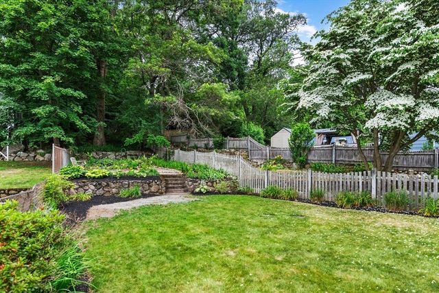86 Pennybrook Rd, Lynn, MA 01905
