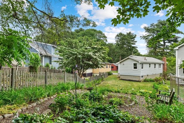86 Pennybrook Rd, Lynn, MA 01905
