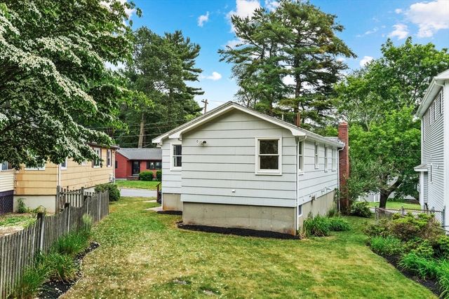 86 Pennybrook Rd, Lynn, MA 01905