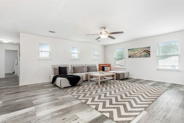 1801 Lynnwood Hills Drive, Fort Worth, TX 76112