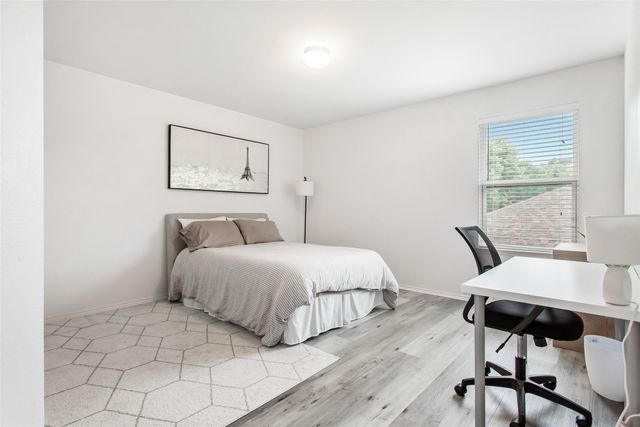 1801 Lynnwood Hills Drive, Fort Worth, TX 76112