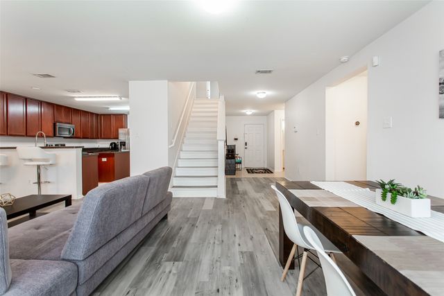 1801 Lynnwood Hills Drive, Fort Worth, TX 76112