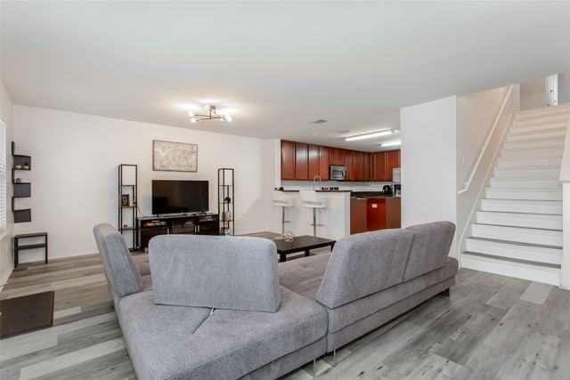 1801 Lynnwood Hills Drive, Fort Worth, TX 76112