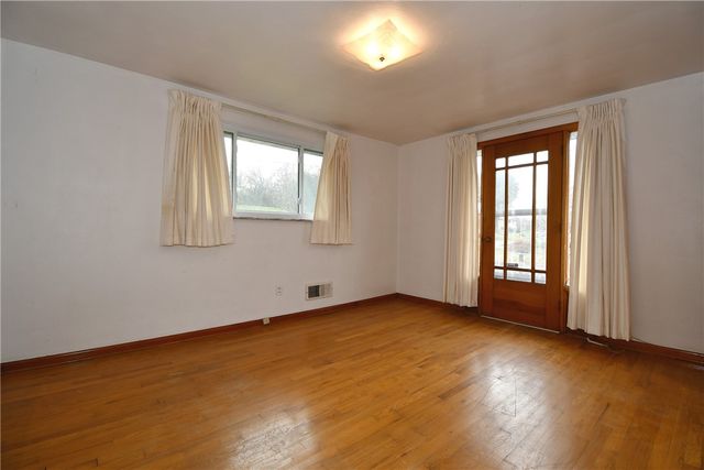 1528 Oneida Dr, Jefferson Hills, PA 15025