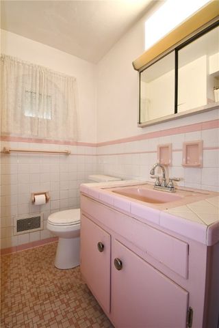 1528 Oneida Dr, Jefferson Hills, PA 15025