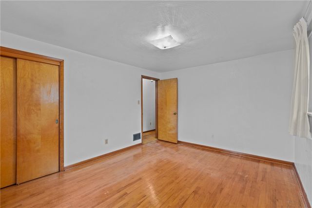 1528 Oneida Dr, Jefferson Hills, PA 15025