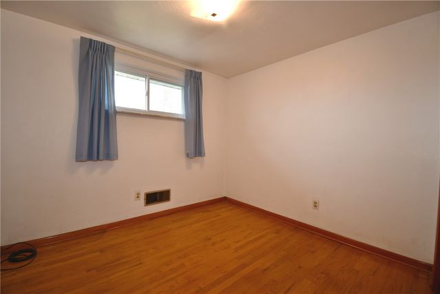 1528 Oneida Dr, Jefferson Hills, PA 15025