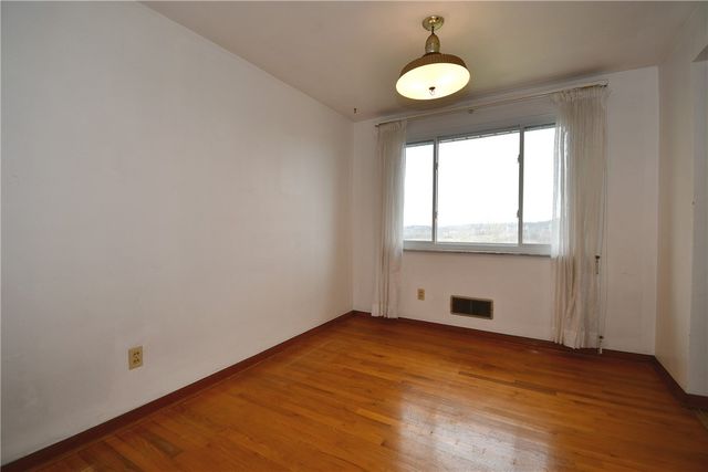 1528 Oneida Dr, Jefferson Hills, PA 15025