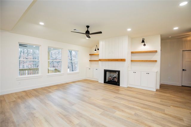 8 Eddleston Lane, Bella Vista, AR 72715